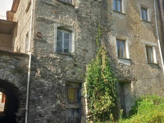 Villa Indipendente in vendita a Unione di comuni Montana Lunigiana, Tresana