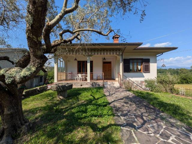 Villa Indipendente in vendita a Unione di comuni Montana Lunigiana, Tresana