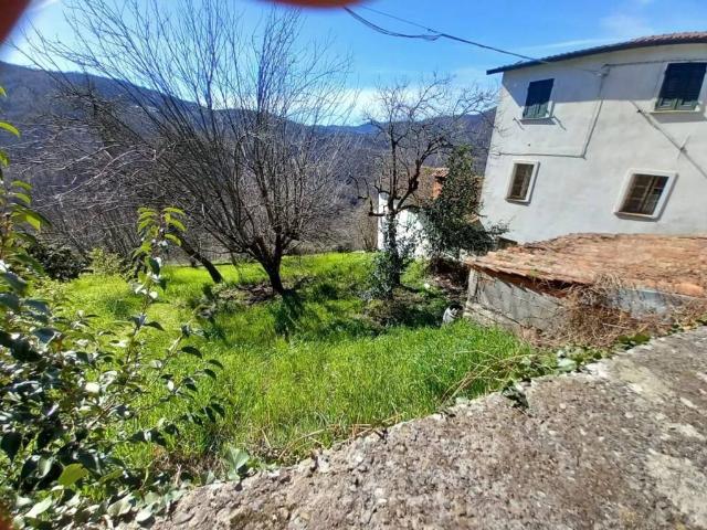 Villa Indipendente in vendita a Unione di comuni Montana Lunigiana, Tresana