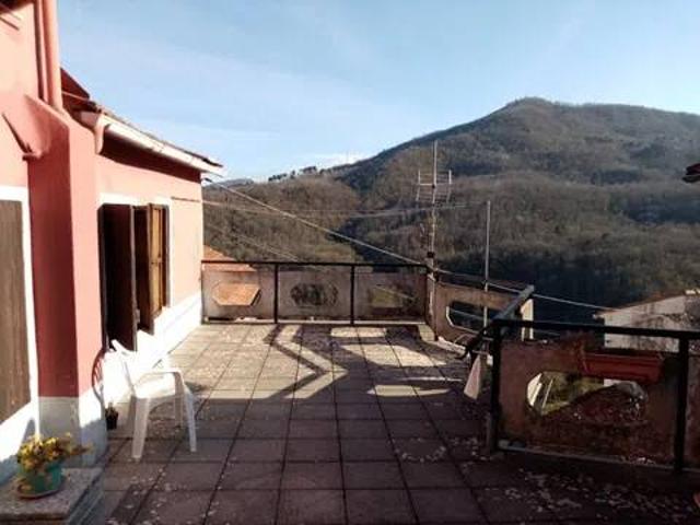Villa Indipendente in vendita a Unione di comuni Montana Lunigiana, Tresana
