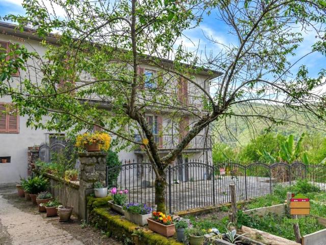 Villa Indipendente in vendita a Unione di comuni Montana Lunigiana, Tresana
