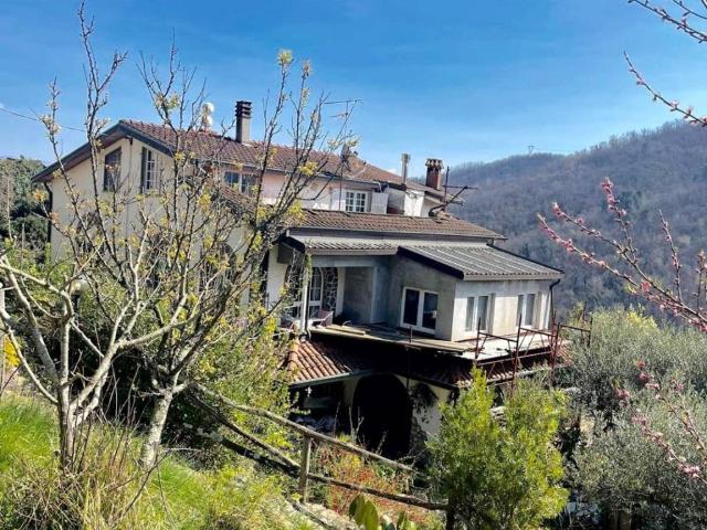 Villa Indipendente in vendita a Groppo, Tresana