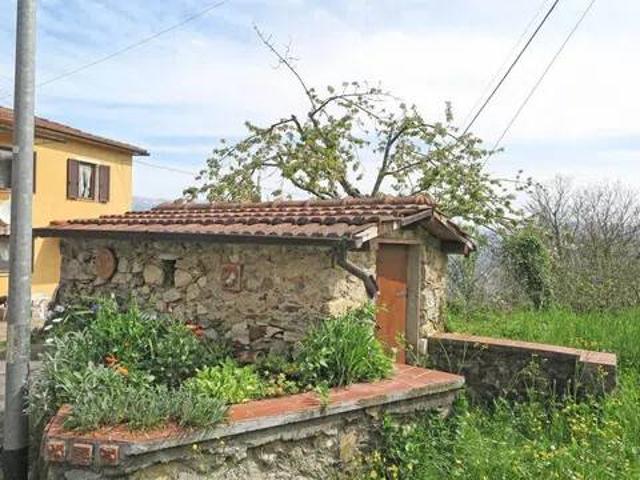 Villa Indipendente in vendita a Tresana, Massa-Carrara