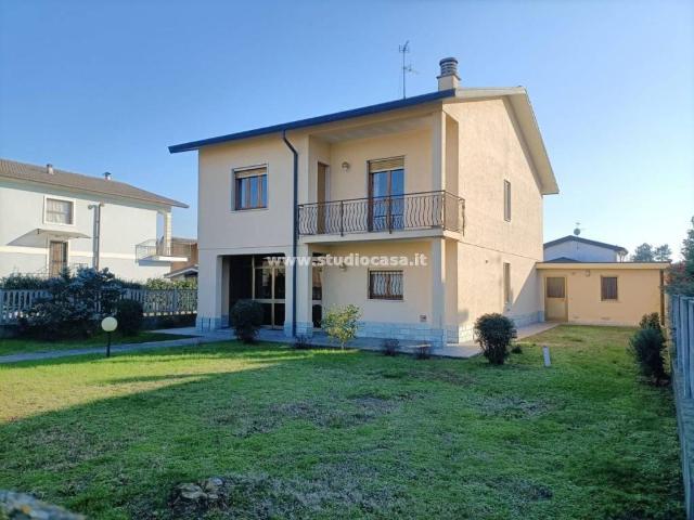 Villa Indipendente in vendita a Trescore Cremasco, Cremona