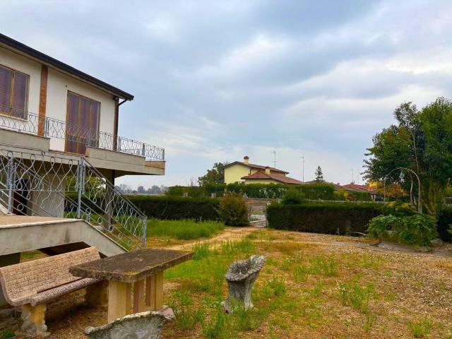 Villa Indipendente in vendita a Unione Terre e Fiumi, Formignana