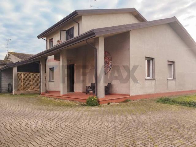 Villa Indipendente in vendita a Unione Terre e Fiumi, Tresigallo