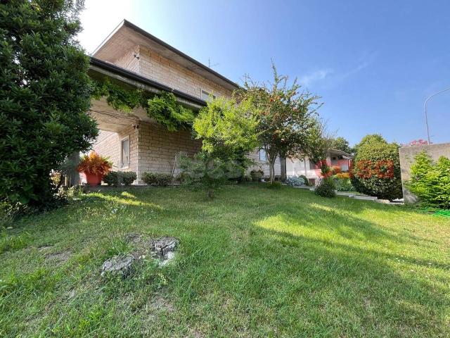Villa Indipendente in vendita a Trevenzuolo, Veneto
