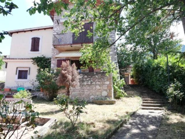 Villa Indipendente in vendita a Trevi, Umbria