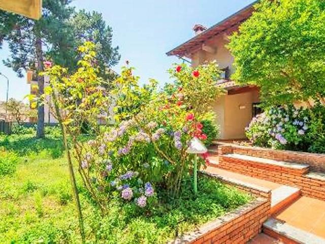 Villa Indipendente in vendita a Treviglio, Lombardia