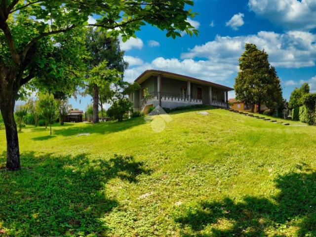 Villa Indipendente in vendita a Treviglio, Lombardia