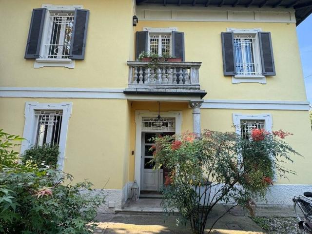 Villa Indipendente in vendita a Treviglio, Lombardia