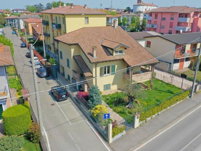 Villa Indipendente in vendita a Treviglio, Lombardia