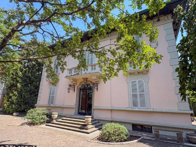 Villa Indipendente in vendita a Treviglio, Lombardia