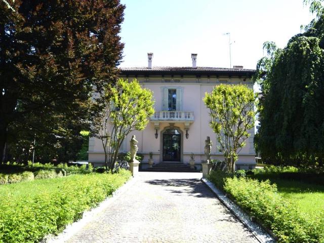 Villa Indipendente in vendita a Treviglio, Lombardia