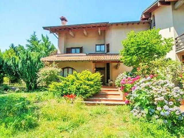 Villa Indipendente in vendita a Treviglio, Lombardia