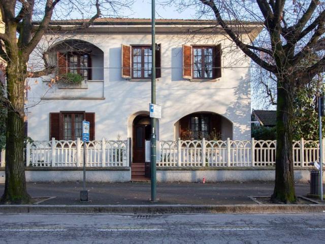 Villa Indipendente in vendita a Treviglio, Lombardia