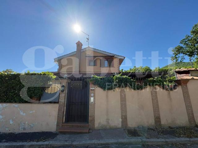 Villa Indipendente in vendita a Roma Capitale, Lazio