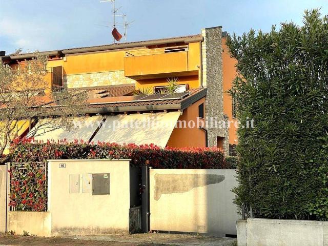 Villa Indipendente in vendita a Roncola, Treviolo