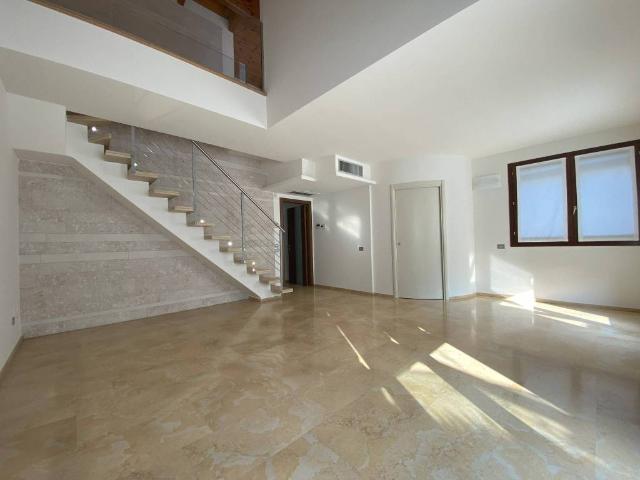 Villa Indipendente in vendita a Roncola, Treviolo