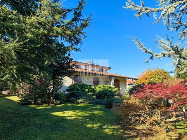 Villa Indipendente in vendita a Roncola, Treviolo