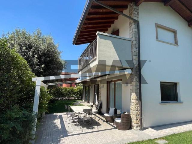 Villa Indipendente in vendita a Curnasco, Treviolo