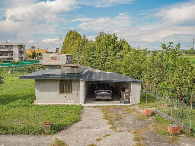 Villa Indipendente in vendita a Roncola, Treviolo