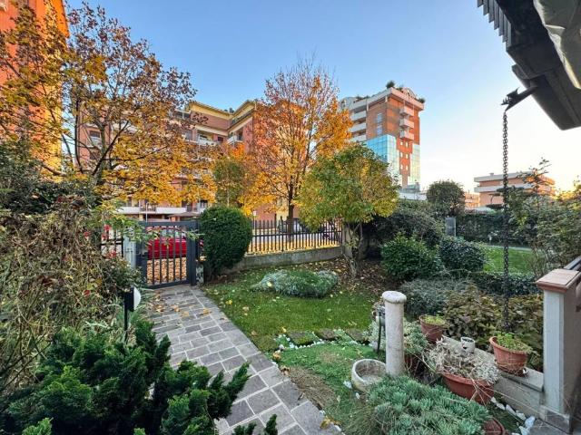 Villa Indipendente in vendita a Curnasco, Treviolo