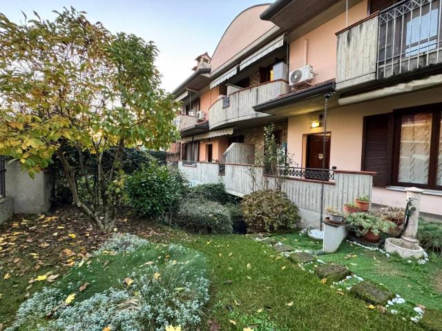 Villa Indipendente in vendita a Curnasco, Treviolo