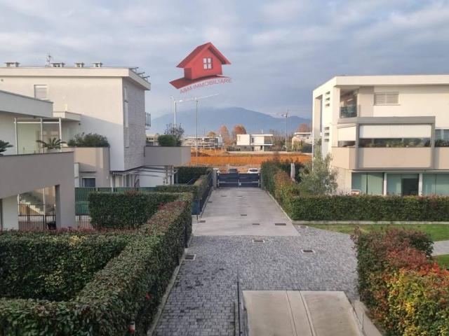 Villa Indipendente in vendita a Roncola, Treviolo