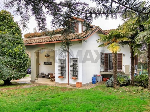 Villa Indipendente in vendita a Roncola, Treviolo