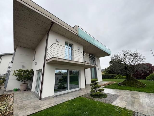Villa Indipendente in vendita a Albegno, Treviolo