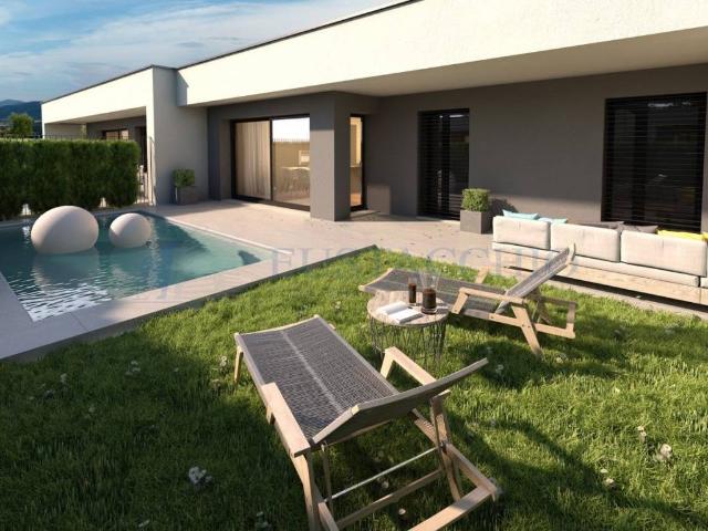 Villa Indipendente in vendita a Roncola, Treviolo