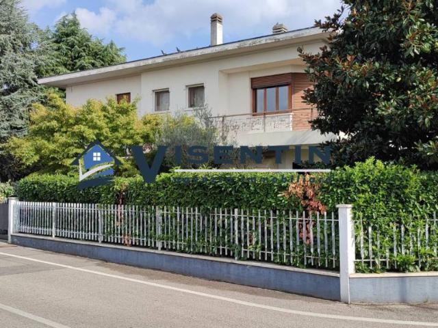 Villa Indipendente in vendita a Santa Bona, Treviso