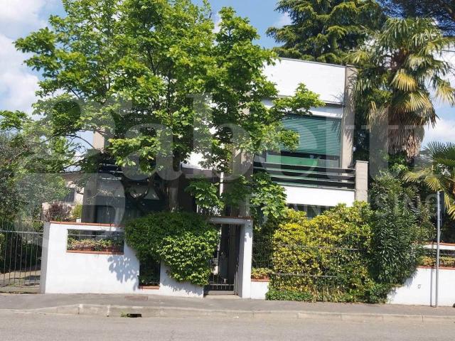 Villa Indipendente in vendita a Trezzano Sul Naviglio, Lombardia