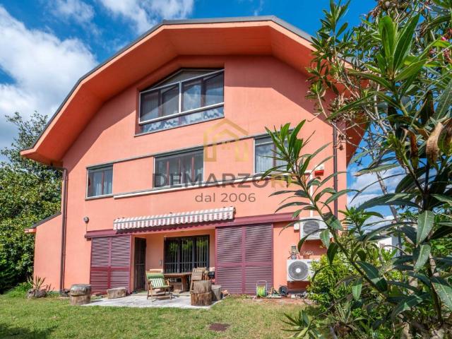 Villa Indipendente in vendita a Quartiere Morona, Trezzano Sul Naviglio