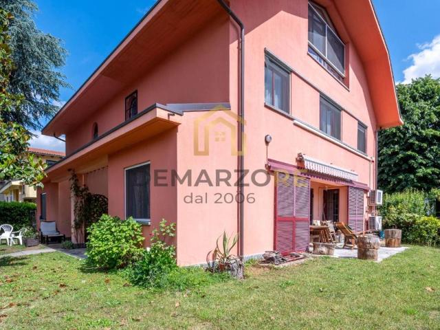 Villa Indipendente in vendita a Quartiere Morona, Trezzano Sul Naviglio