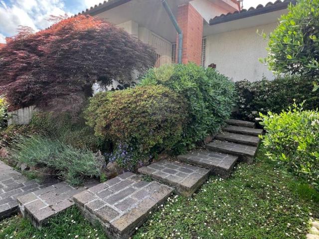 Villa Indipendente in vendita a Quartiere Boschetto, Trezzano Sul Naviglio