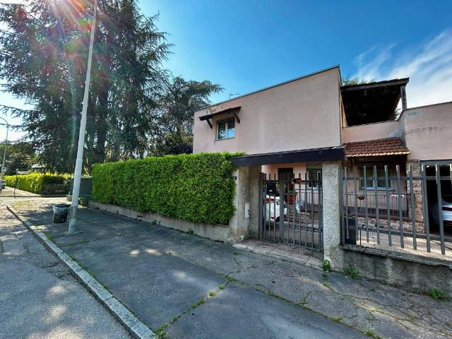 Villa Indipendente in vendita a Quartiere Morona, Trezzano Sul Naviglio