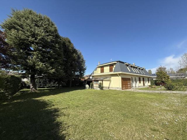 Villa Indipendente in vendita a Quartiere Morona, Trezzano Sul Naviglio