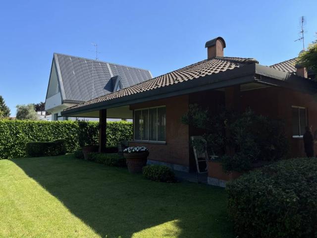 Villa Indipendente in vendita a Quartiere Morona, Trezzano Sul Naviglio