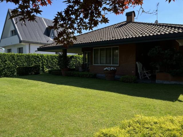 Villa Indipendente in vendita a Quartiere Morona, Trezzano Sul Naviglio