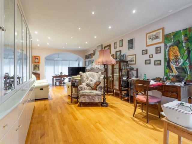 Villa Indipendente in vendita a Quartiere Boschetto, Trezzano Sul Naviglio