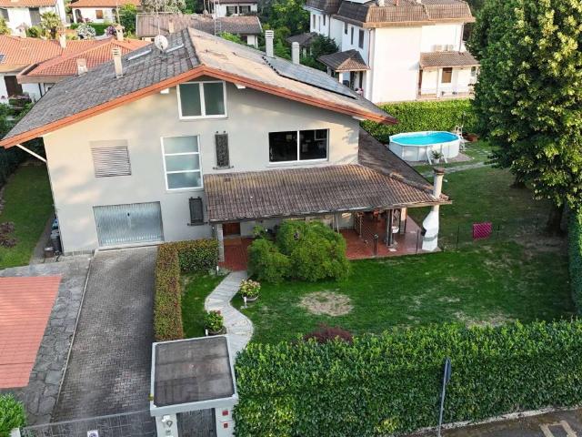 Villa Indipendente in vendita a Quartiere Morona, Trezzano Sul Naviglio