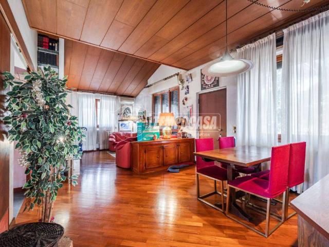 Villa Indipendente in vendita a Quartiere Morona, Trezzano Sul Naviglio