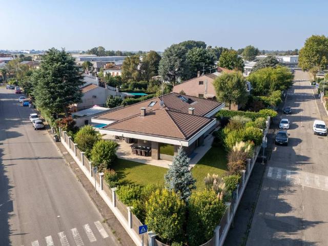 Villa Indipendente in vendita a Quartiere Morona, Trezzano Sul Naviglio