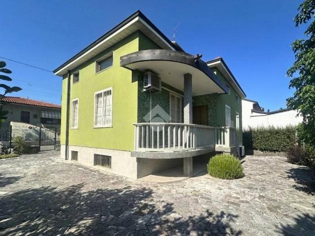Villa Indipendente in vendita a Baracche, Trezzo Sull'adda