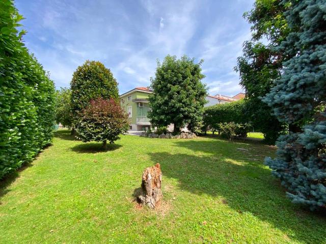 Villa Indipendente in vendita a Baracche, Trezzo Sull'adda