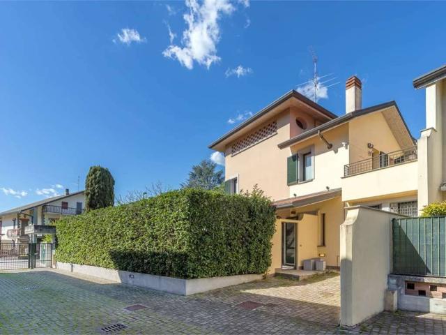 Villa Indipendente in vendita a Baracche, Trezzo Sull'adda