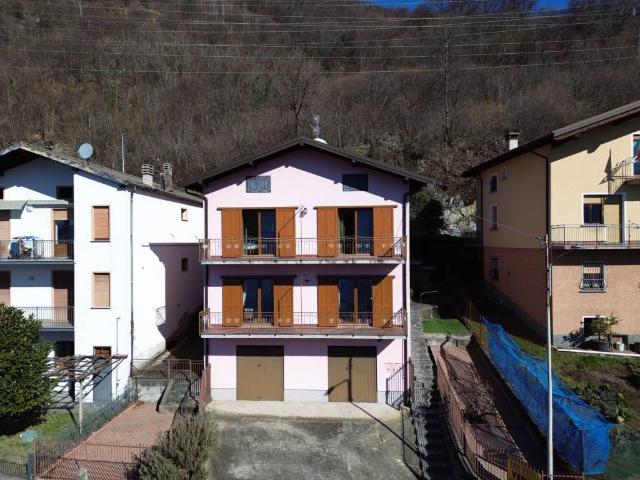 Villa Indipendente in vendita a Trezzone, Lombardia
