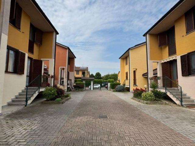 Villa Indipendente in vendita a Tribiano, Lombardia